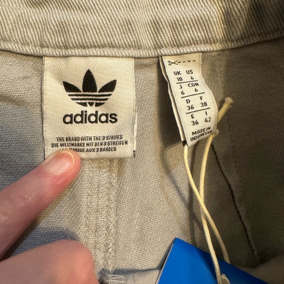 Adidas Grey Distressed Camouflage‎ Wash Cargo Pants SZ 6. NWT - Picture 4 of 9